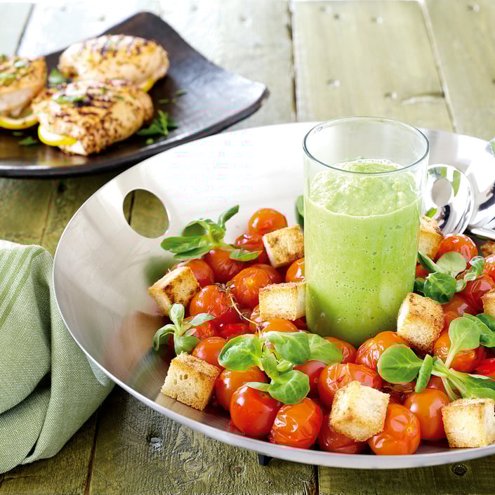 Grillet brystfilet med hotte tomater og ærtedip