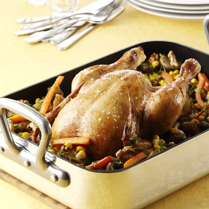 Helstegt kylling med champignon, jordskokker og kokosmælk