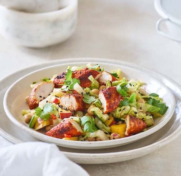 Kyllingesalat med mango, chili & koriander