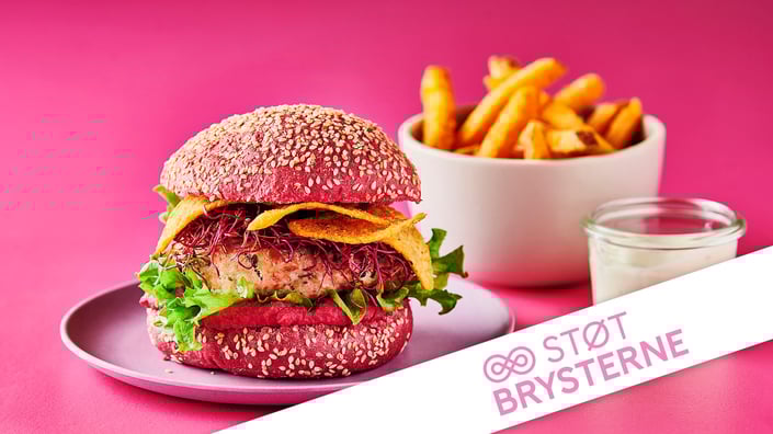 Kyllingeburger med nachos og rødbedehummus