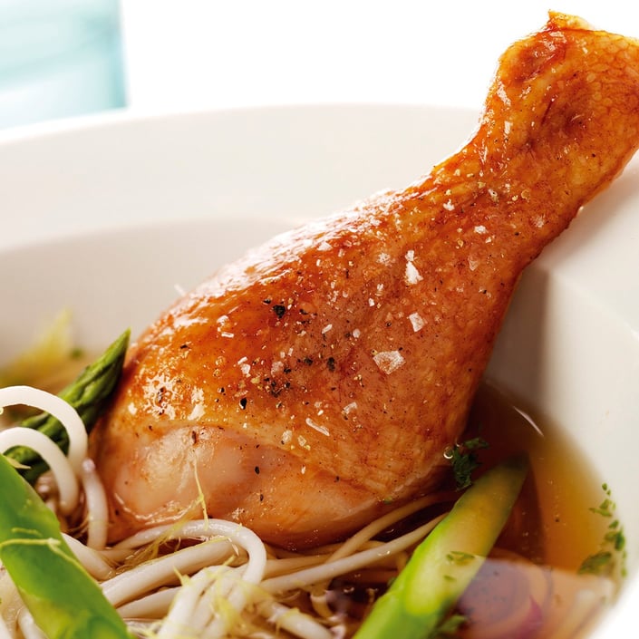 Orientalsk suppe med kyllingeunderlår