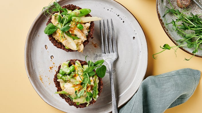 Kyllingetarteletter i rugbrødsskaller