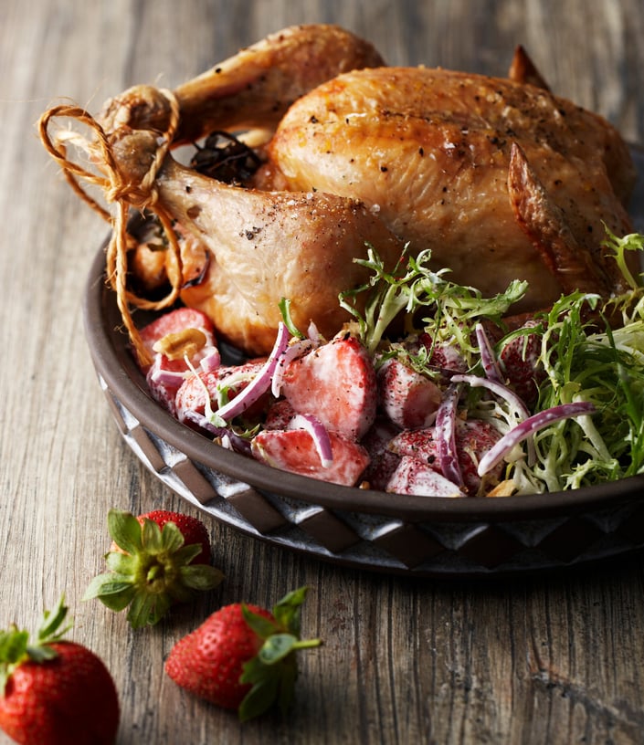 Persillekylling med jordbærsalat
