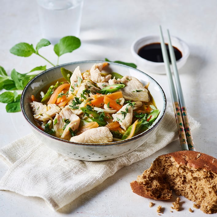 Asiatisk kyllingesuppe