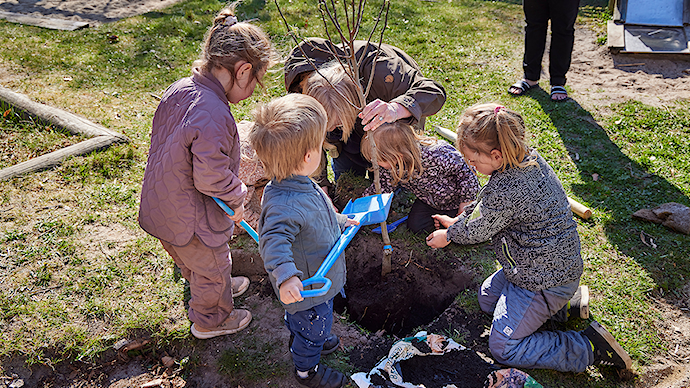 ROSE POULTRY AND PLANT ET TRÆ IN CLOSE COOPERATION FOR THE BENEFIT OF THE ENVIRONMENT AND CLIMATE