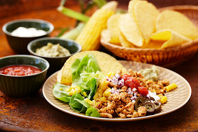 Taco med tomatsalsa og cheddar