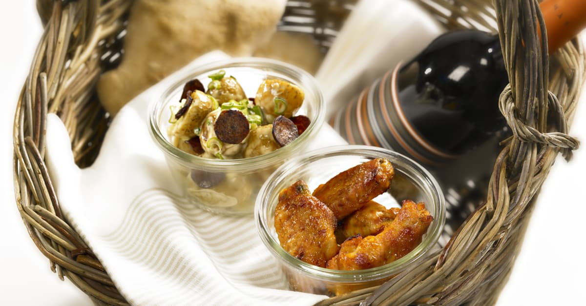 Sprøde Hot Wings med velsmagende kartoffelsalat