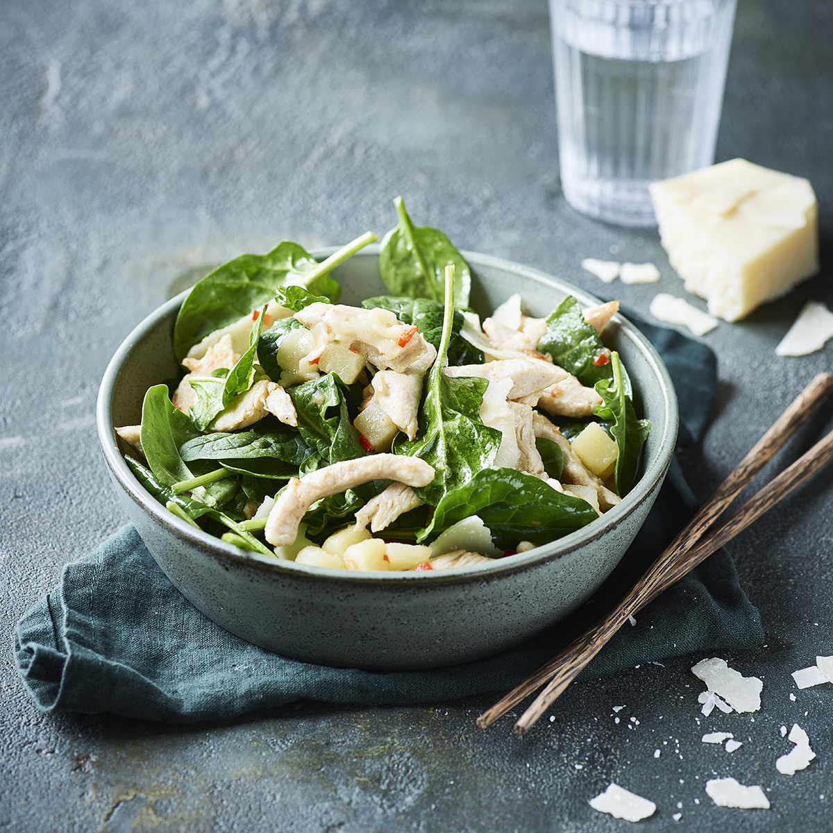 Wok med kylling spinat og parmesan