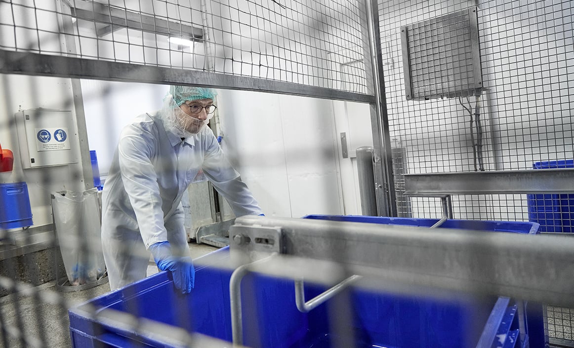 Ole i arbejde i produktionen i Vinderup